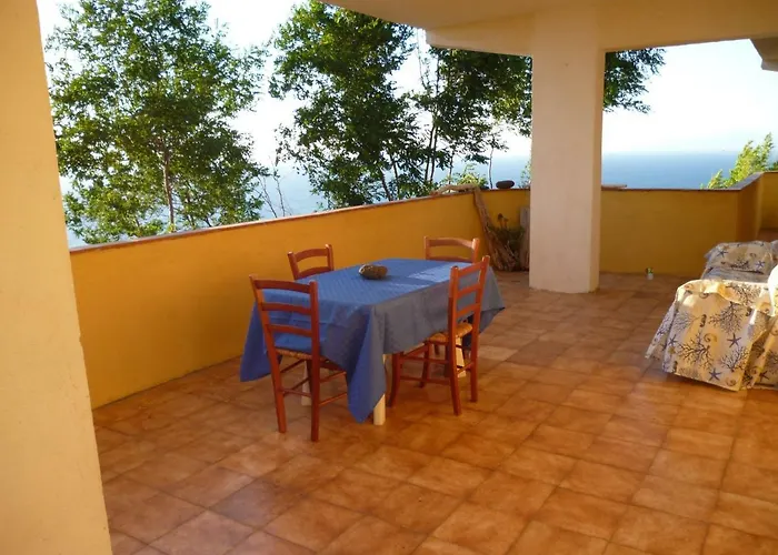 La Casa Dell'olmo Apartment *