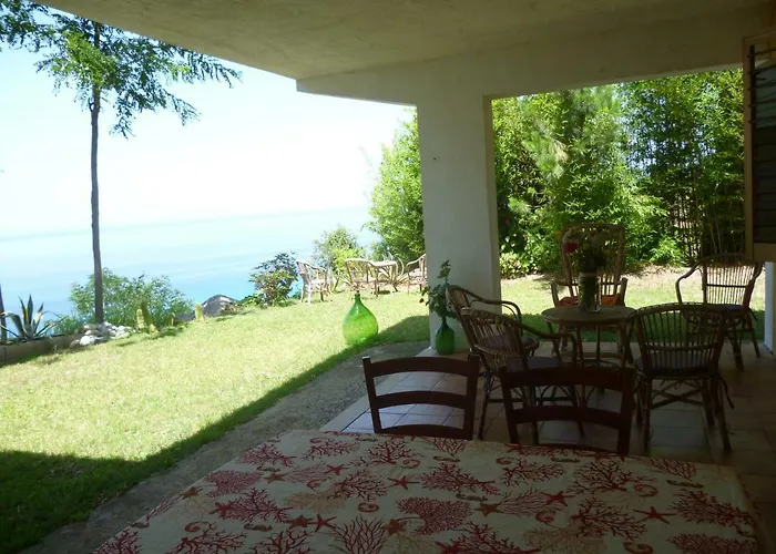 La Casa Dell'olmo ザンブローネ